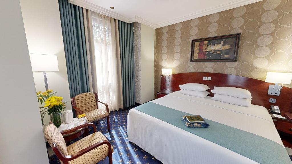 Leader Al Muna kareem Madinah