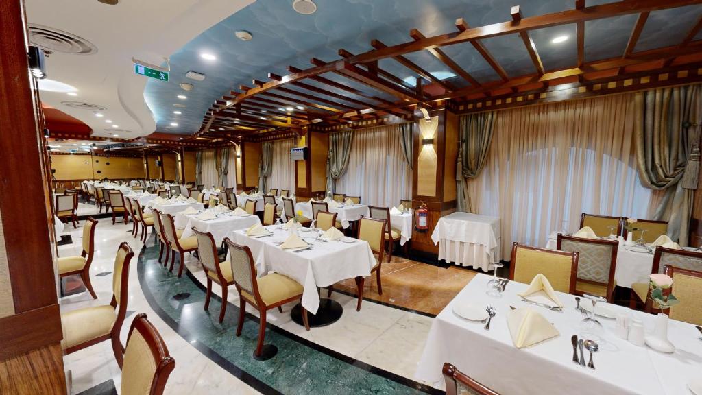 Leader Al Muna kareem Madinah